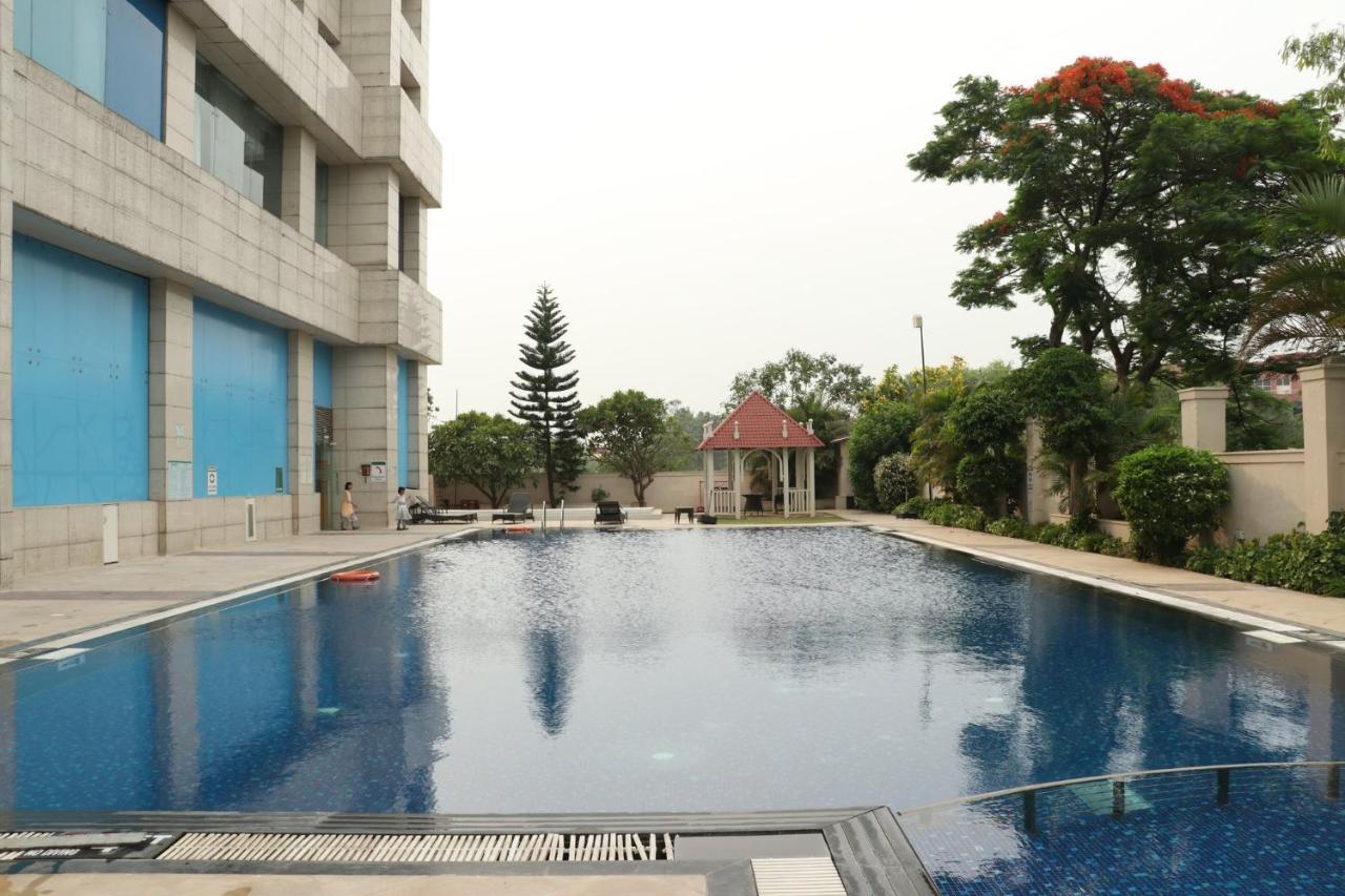 Holiday Inn Chandigarh Panchkula, An Ihg Hotel Extérieur photo Swimming pool at the hotel