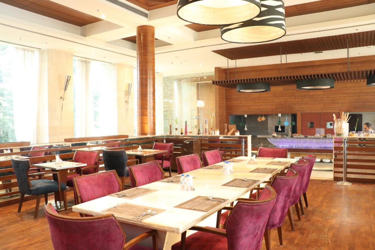 Holiday Inn Chandigarh Panchkula, An Ihg Hotel Extérieur photo The restaurant