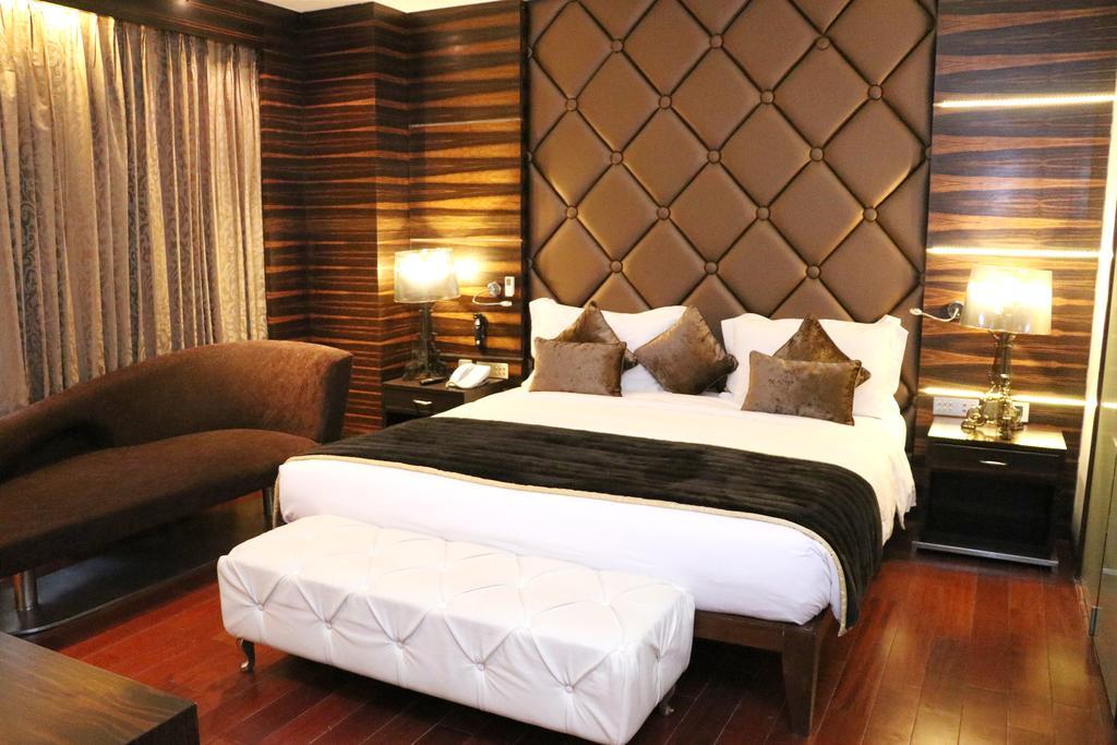 Holiday Inn Chandigarh Panchkula, An Ihg Hotel Extérieur photo A bedroom at the Taj Bengal